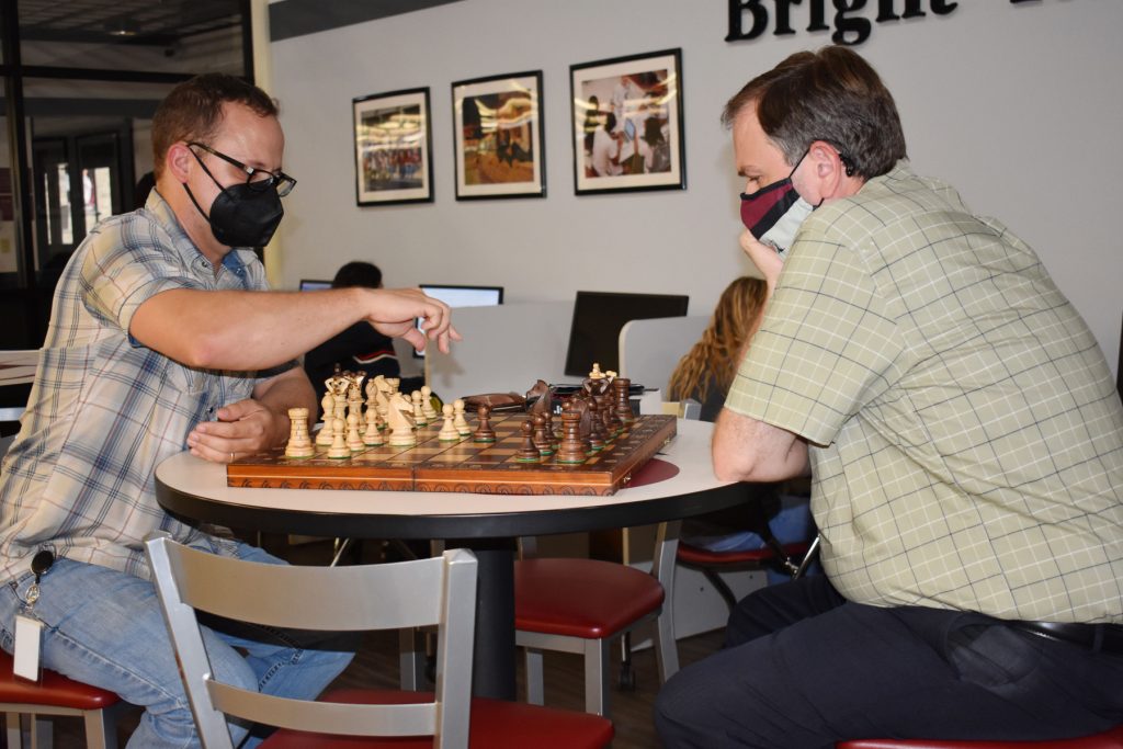 Campbellsville University professor starts chess club; public invited 1