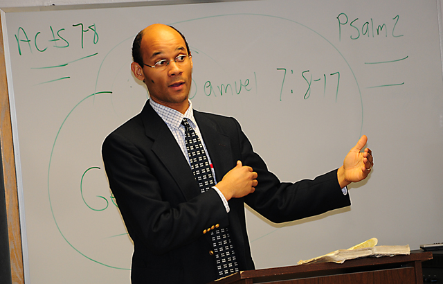 Dr. Jarvis Williams teaches a New Testament class in Druien Hall. (Campbellsville University Photo by Emily Campbell)