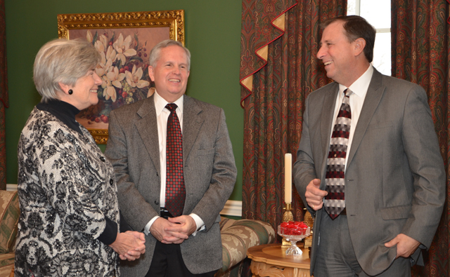 Steve Wright, far right, of Magnolia, is a new member of the Campbellsville University Board of Trustees. He met with Ginny Flanagan, left, special assistant to the president; and Otto Tennant, vice president for finance and administration, both of Campbellsville University. Wright attended an orientation for new trustees. (Campbellsville University Photo by Joan C. McKinney)