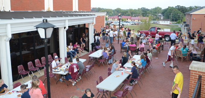  Students gathered outside the Banquet Hall to enjoy snacks from area businesses for Snack Attack. (Campbellsville University Photo by Nara Amarsanaa)