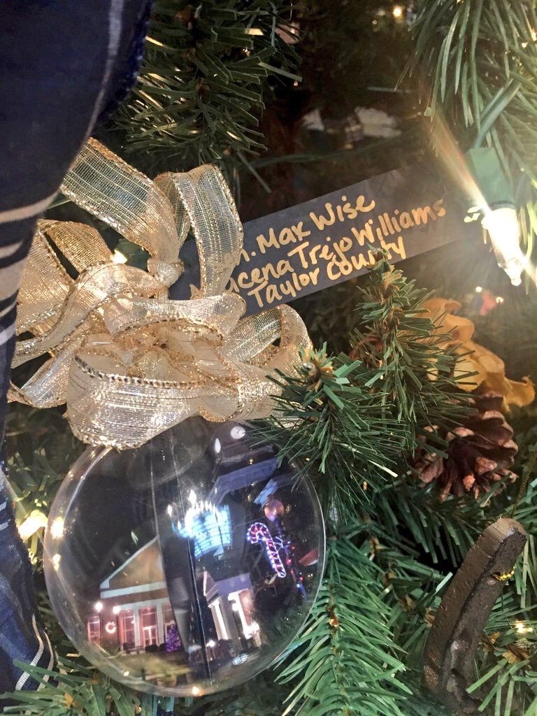 Ky. Senator Max Wise chose Azucena Trejo Williams to create an ornament that is now displayed on the Kentucky State Senate Christmas Tree.